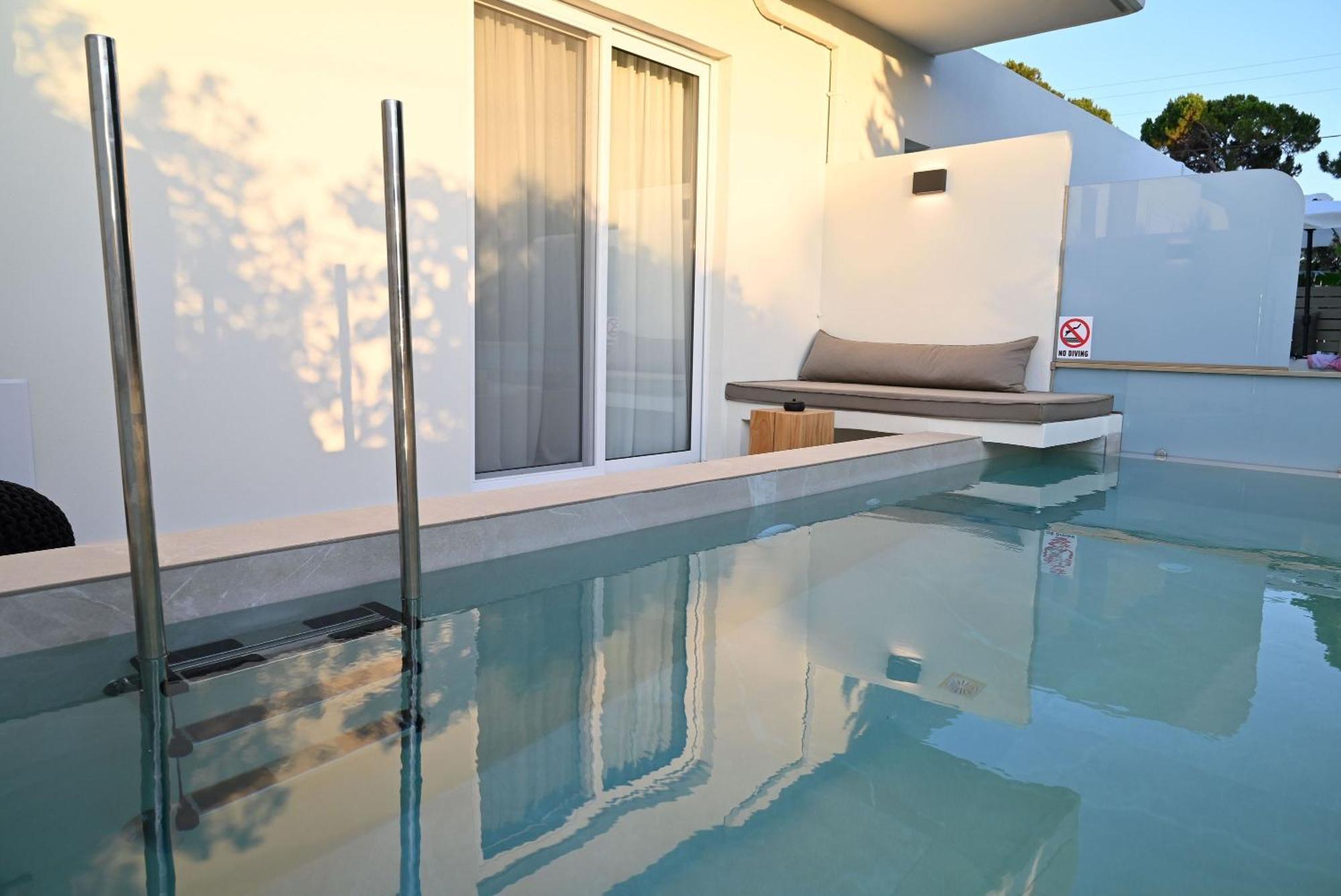 Rhotheon Suites In Ialysos  Exterior photo